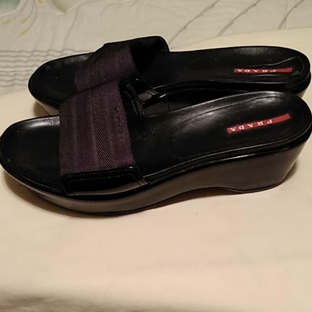 Sandals - Picture 2 of 3